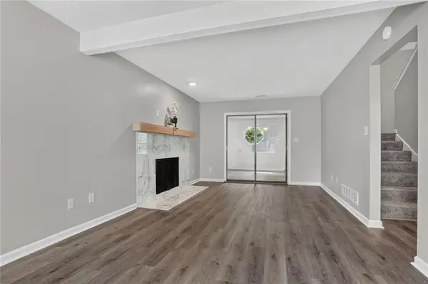 228 Deerfield LN, Lawrence, KS 66049