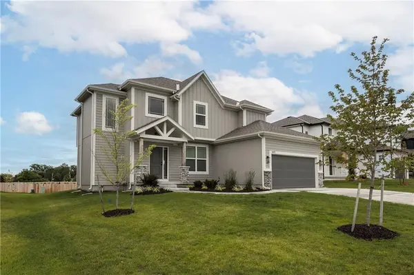 16977 S Mahaffie ST, Olathe, KS 66062