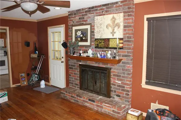 415 E 106th TER, Kansas City, MO 64131