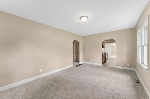 2811 S Northern BLVD, Independence, MO 64052