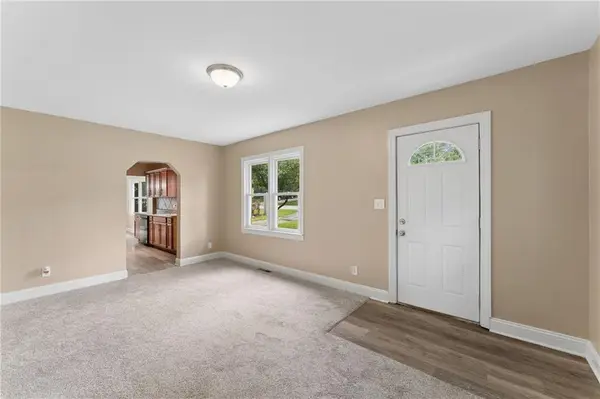 2811 S Northern BLVD, Independence, MO 64052