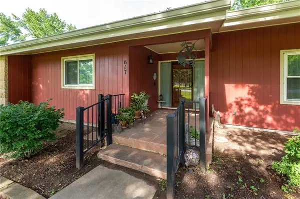 617 Jarboe ST, Burlington, KS 66839
