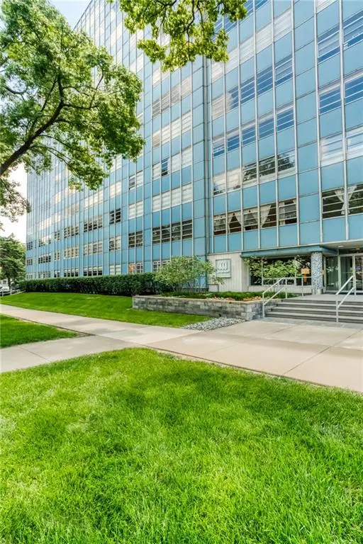 333 W Meyer BLVD #209, Kansas City, MO 64113