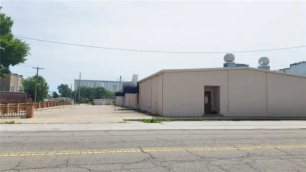 218 S Summit ST, Girard, KS 66743