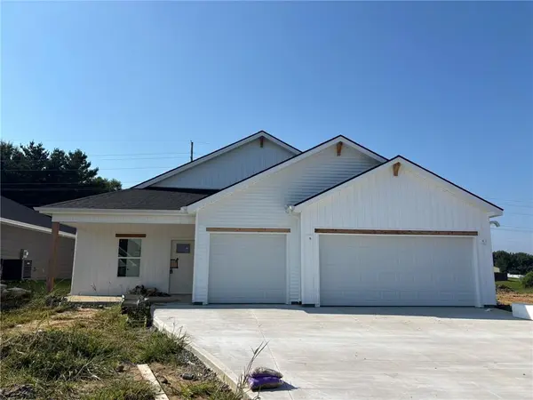 4810 S Creek Woods DR, St Joseph, MO 64507