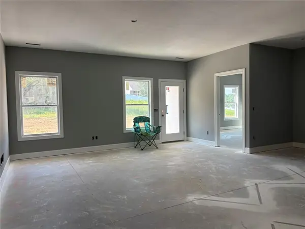 4810 S Creek Woods DR, St Joseph, MO 64507