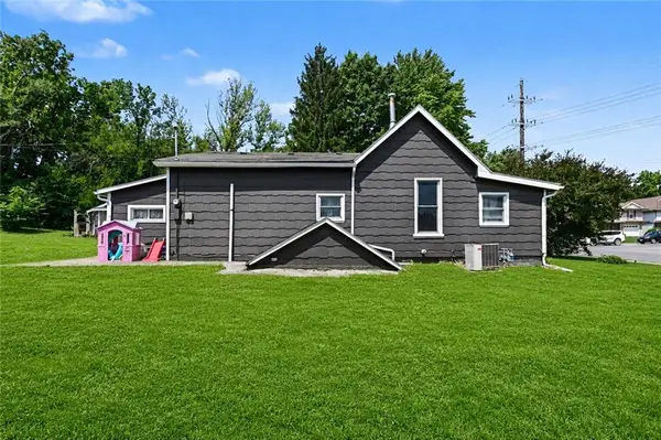 667 Thornton ST, Leavenworth, KS 66048