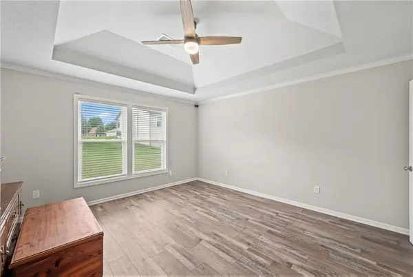 1812 N Crane LN, Independence, MO 64058