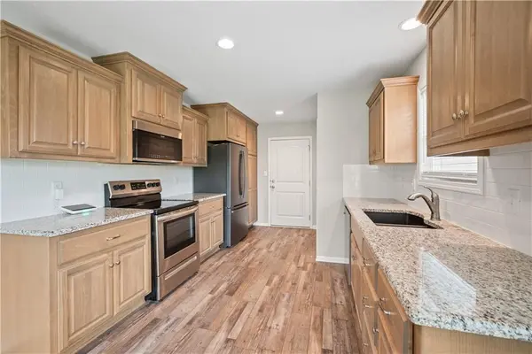 1812 N Crane LN, Independence, MO 64058