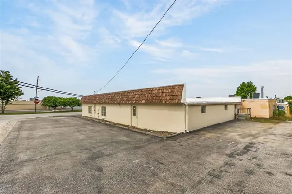 902 W Liberty DR, Liberty, MO 64068