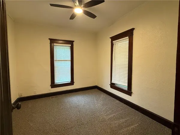 602 N Catalpa ST, Pittsburg, KS 66762