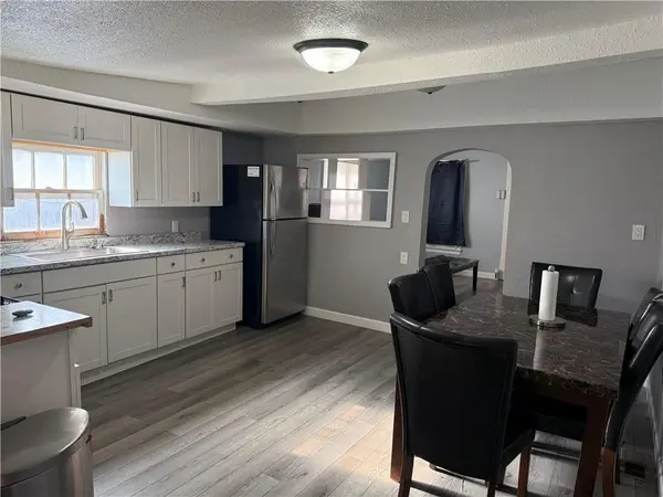 907 Morgan ST, St Joseph, MO 64504