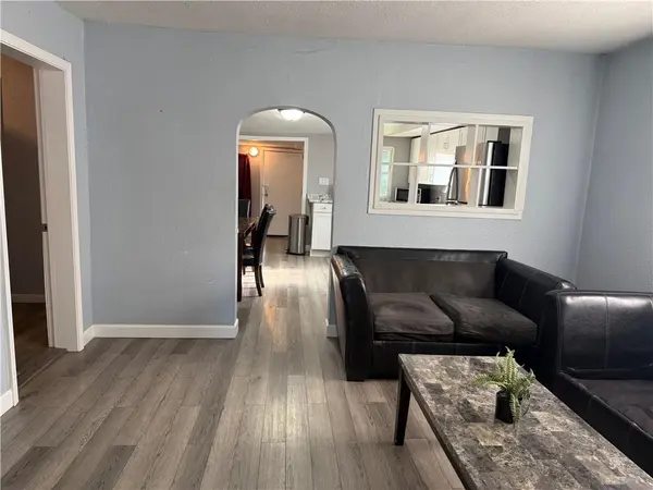 907 Morgan ST, St Joseph, MO 64504