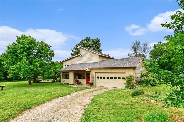 18793 21st ST, Lawrence, KS 66044