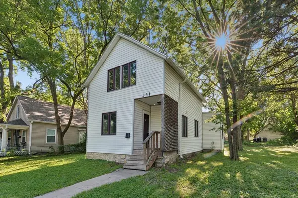 334 SW Orchard ST, Topeka, KS 66606