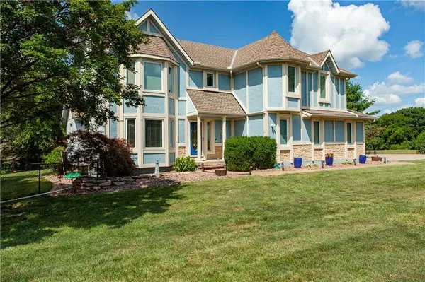 1090 NE Blackwell RD, Lee's Summit, MO 64086