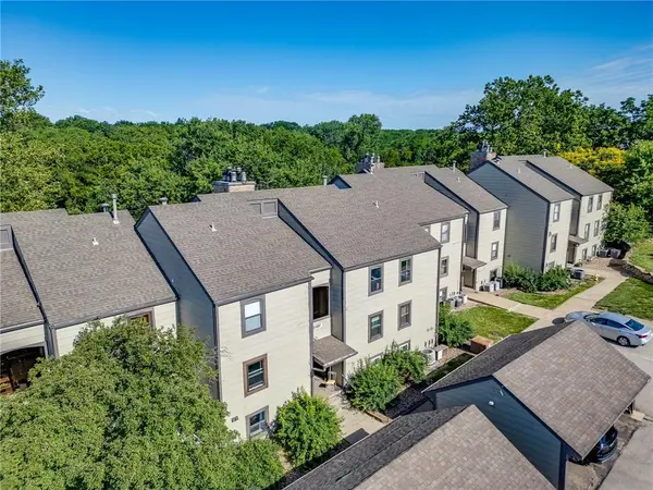1316 Westbrooke ST, Lawrence, KS 66049