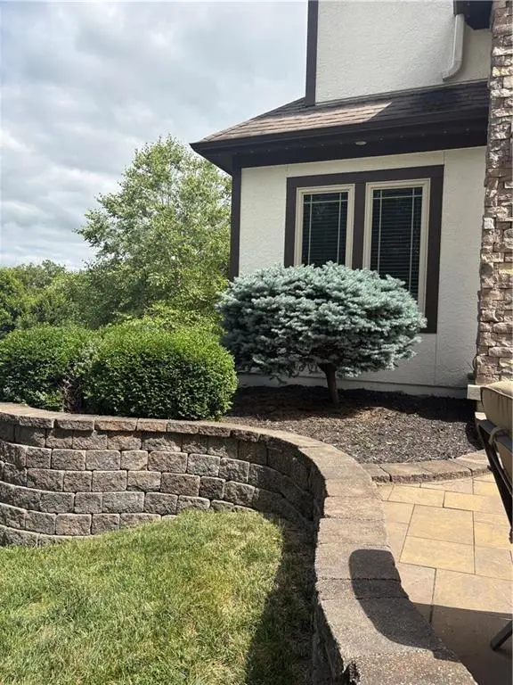2907 NE Viewpark PL, Lee's Summit, MO 64086