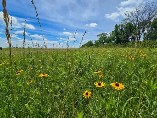 1239 Z AVE, Council Grove, KS 66846