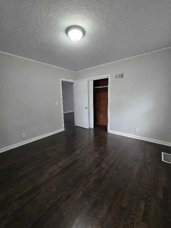 9004 E 55th ST, Raytown, MO 64133