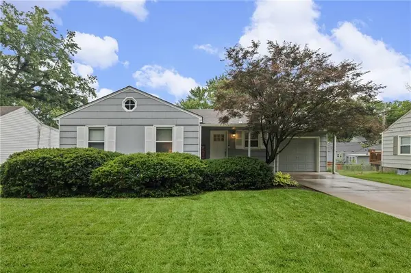 5201 W 71st ST, Prairie Village, KS 66208