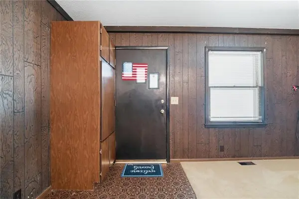 483 NE Meadowbrook RD, Kansas City, MO 64119