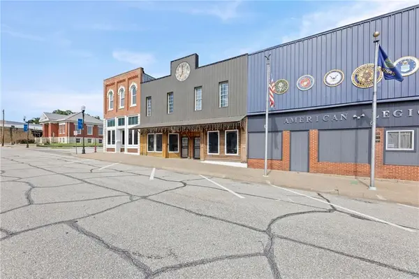 115 N 3rd ST, Burlington, KS 66839
