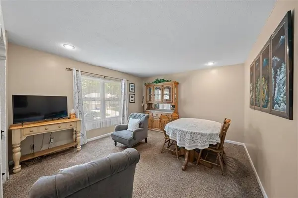 14213 W 94th ST, Lenexa, KS 66215