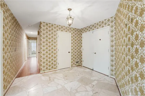 71 E 106th TER, Kansas City, MO 64114