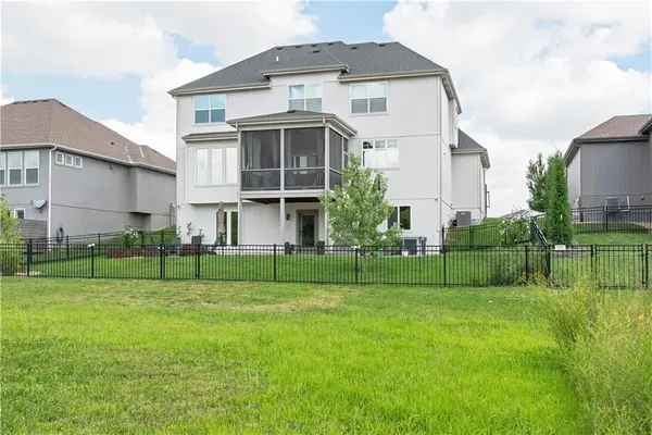 17105 W 170th ST, Olathe, KS 66062