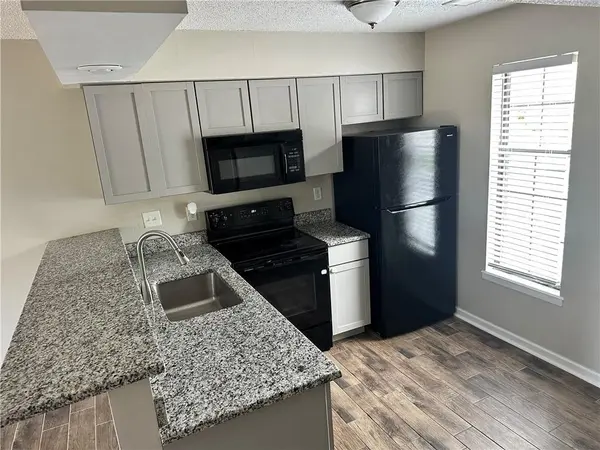 725 SW Liggett RD #A, Blue Springs, MO 64015