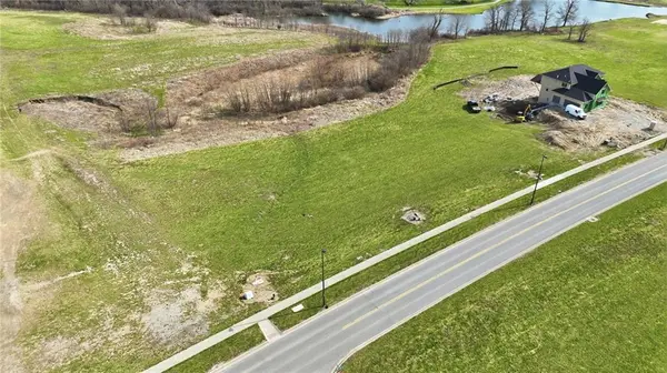 2118 NE Shoal Creek Pkwy, Kansas City, MO 64155