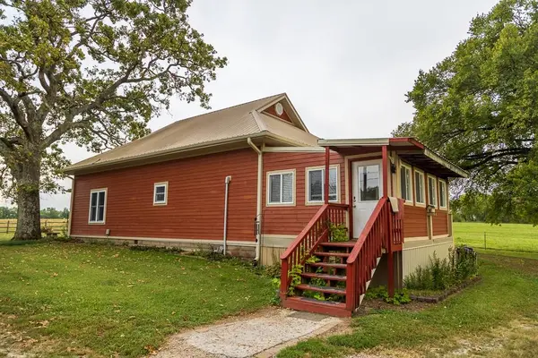 10374 S 1575 RD, Nevada, MO 64772