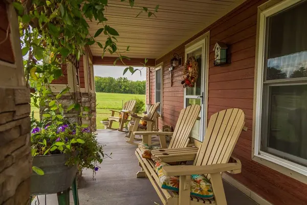 10374 S 1575 RD, Nevada, MO 64772