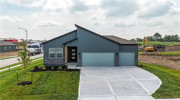 9014 SW 4TH ST, Blue Springs, MO 64064
