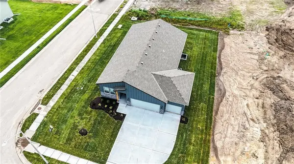 9014 SW 4TH ST, Blue Springs, MO 64064