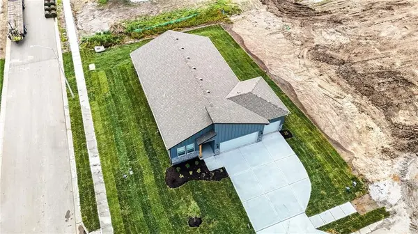 9014 SW 4TH ST, Blue Springs, MO 64064