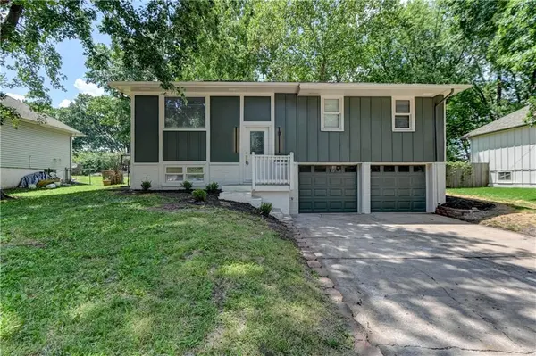 110 Erin ST, Buckner, MO 64016