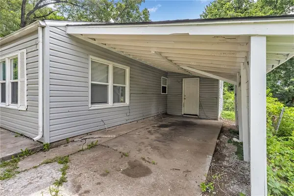 6011 Freeman AVE, Kansas City, KS 66102