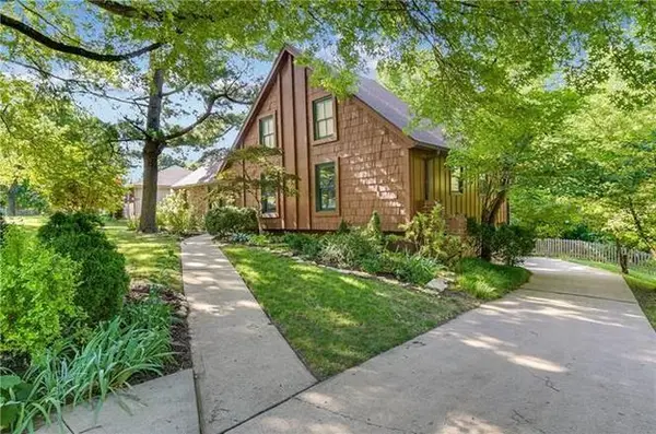 1107 E 109th TER, Kansas City, MO 64131