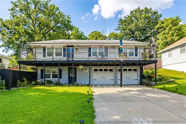 2505 NE 38th ST, Kansas City, MO 64116