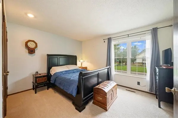14215 W 94th TER, Lenexa, KS 66215