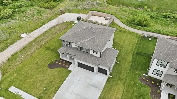 500 SW Chavis DR, Blue Springs, MO 64064