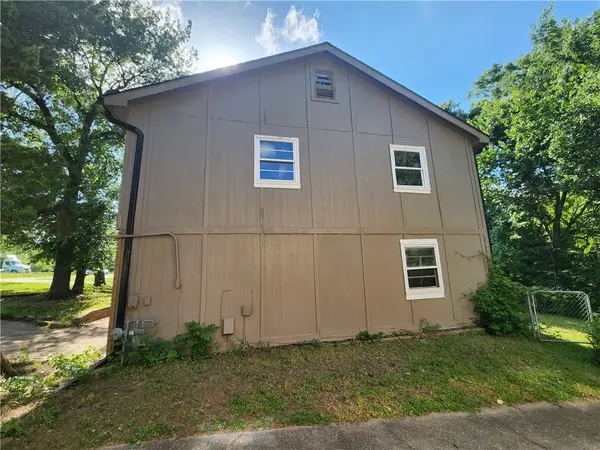 3906 E 123 TER, Grandview, MO 64030