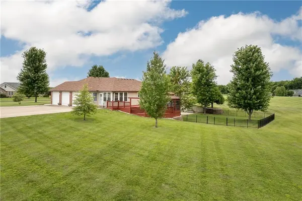 7720 SE Delwood DR, St Joseph, MO 64507