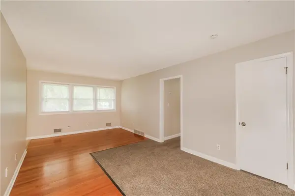 11016 E 51st ST, Kansas City, MO 64133