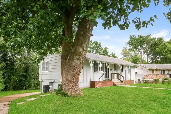 11016 E 51st ST, Kansas City, MO 64133