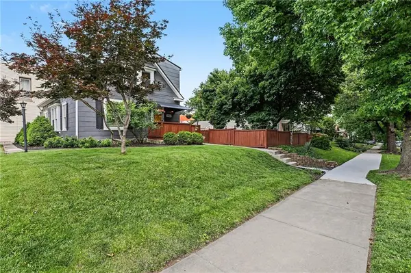 5901 Rockhill RD, Kansas City, MO 64110