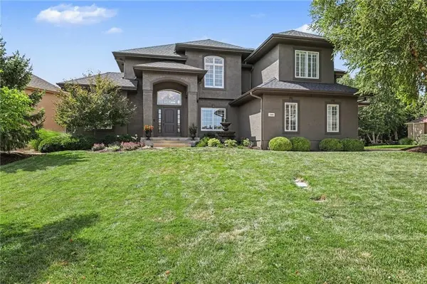 16628 Rosewood ST, Overland Park, KS 66085