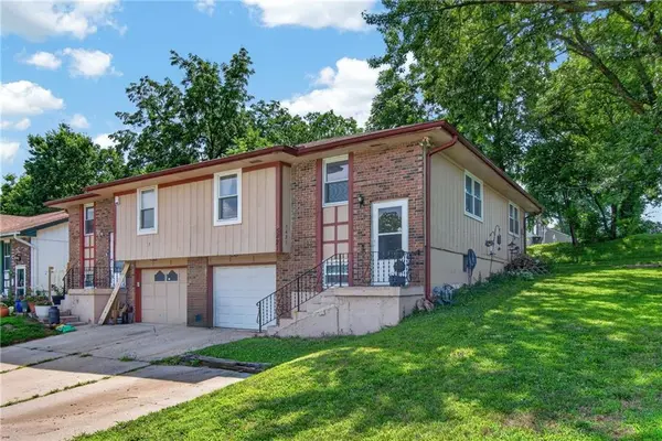 5421 NE 50th ST, Kansas City, MO 64119